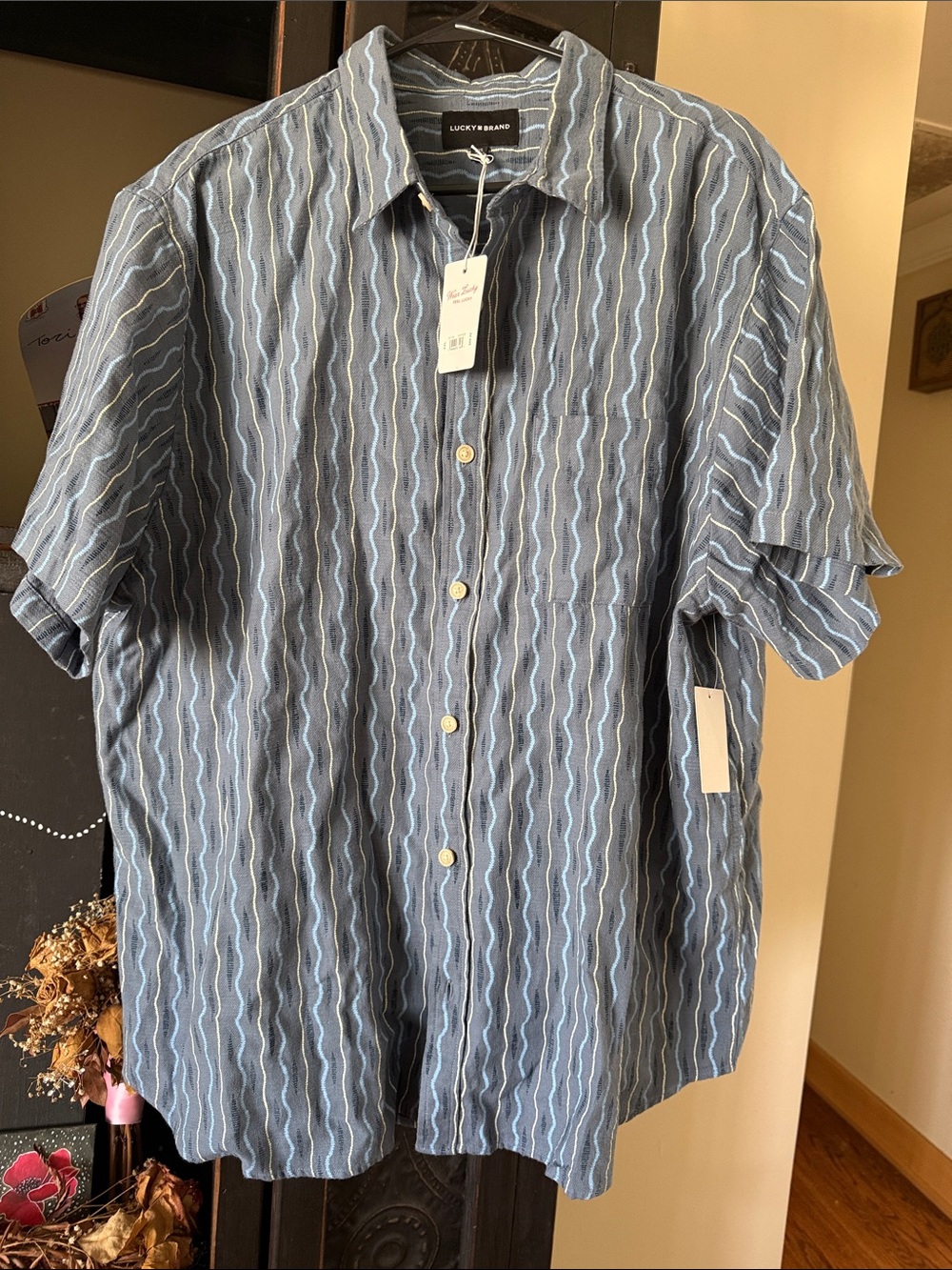 Lucky Brand Men's Navy and Light Blue Wave-Stripe Short Sleeve Shirt